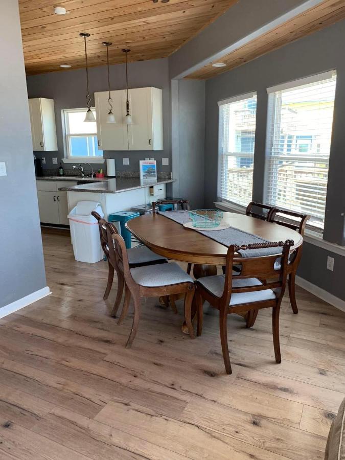 Stunning Beachfront 3 Bedroom Home, Coralmoonbeach * Bolivar Peninsula
