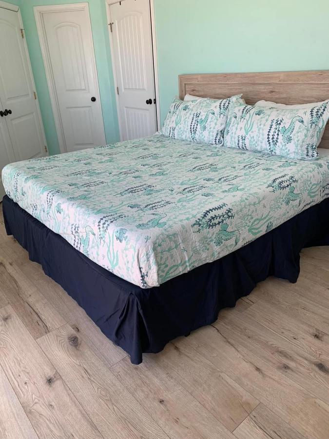 Stunning Beachfront 3 Bedroom Home, Coralmoonbeach *
