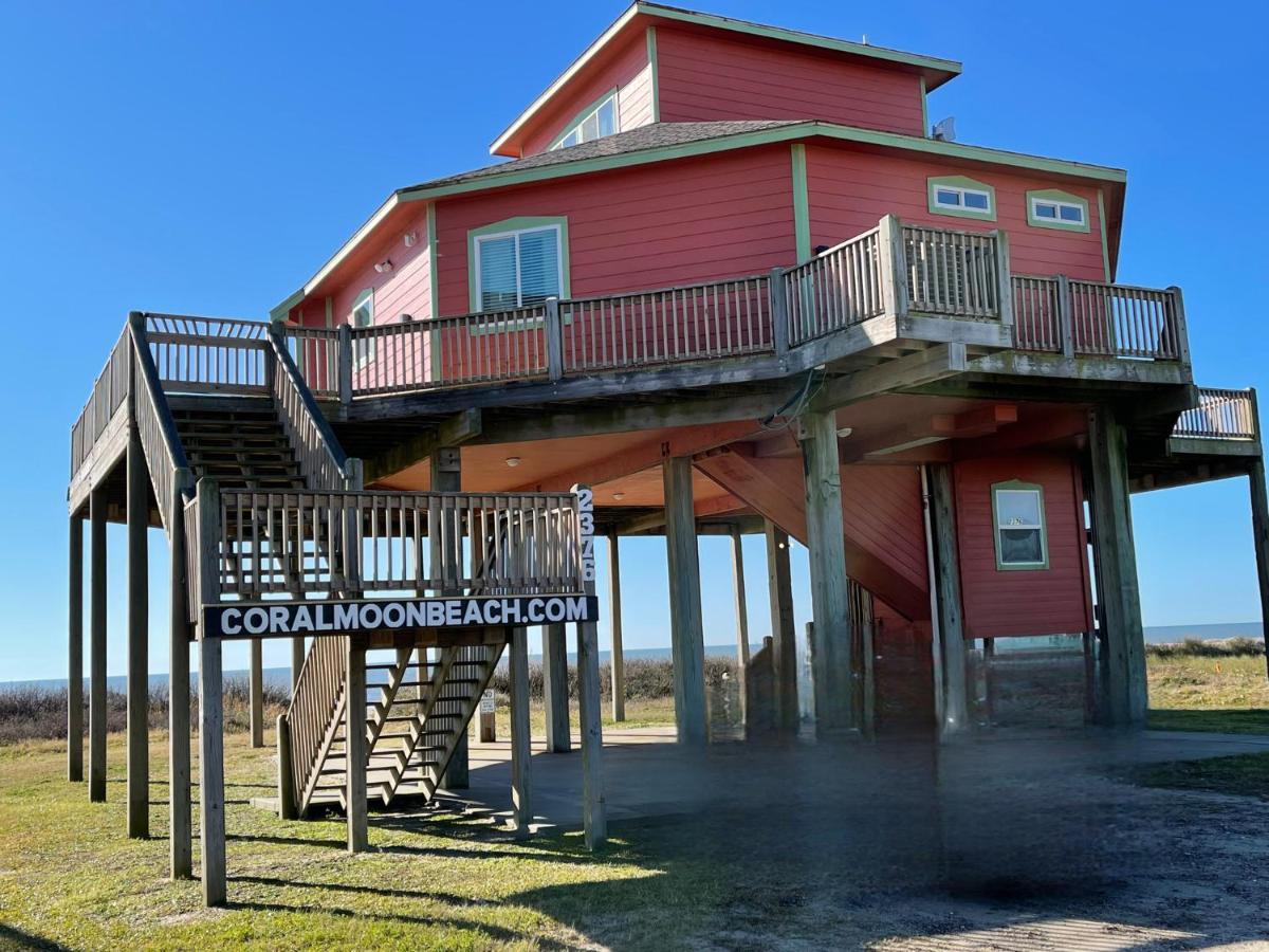 Stunning Beachfront 3 Bedroom Home, Coralmoonbeach *